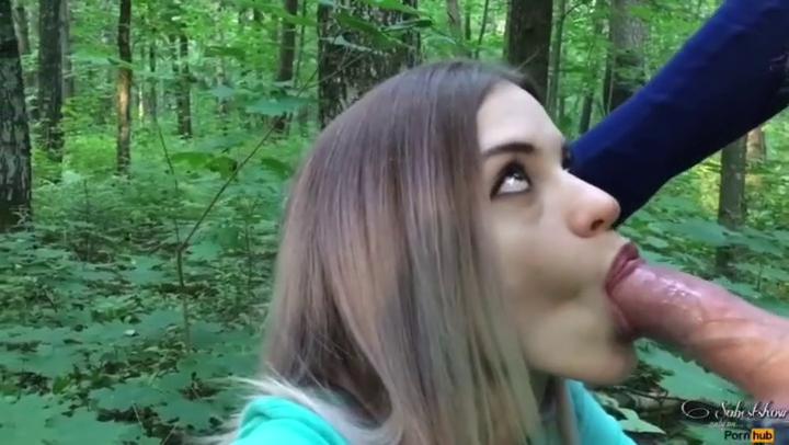 Русская студентка сосёт член в лесу